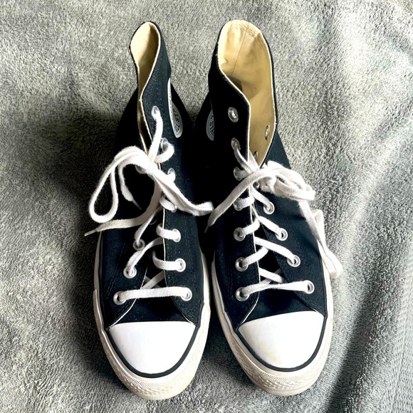 Converse Shoes - Women’s Converse Hi Tops black size 8.5 US / 6.5 UK
